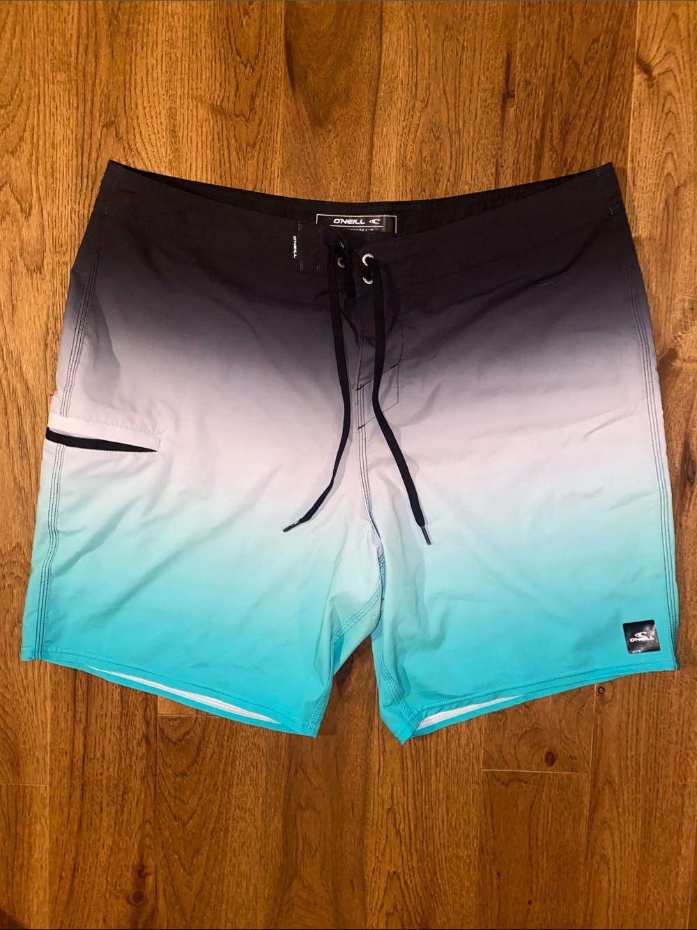 O'Neill Men's Black to Aqua Ombre Hyperfreak Board Shorts
